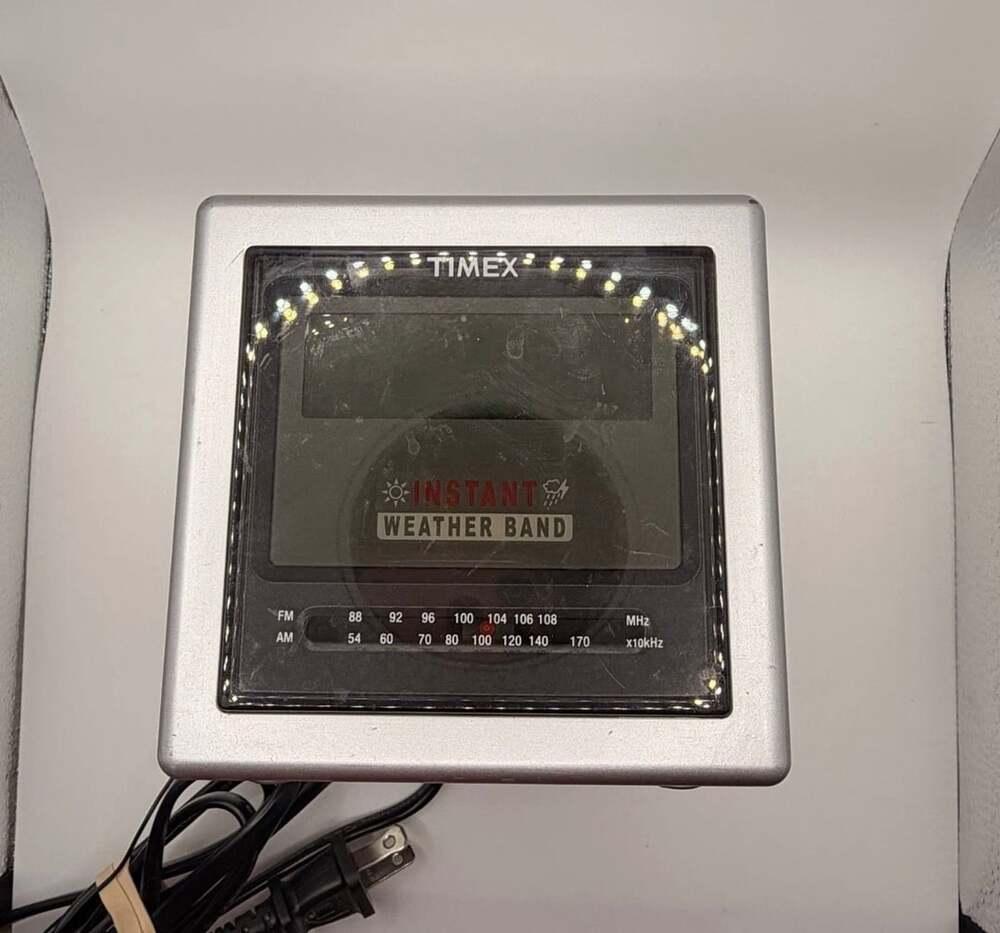 Timex T239S Instant Weather Alarm Clock Radio Silver